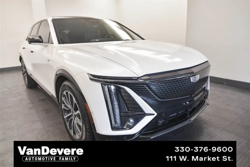 2024 Cadillac Lyriq Sport photo 1