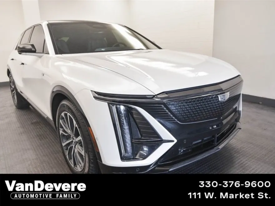 2024 Cadillac Lyriq Sport photo 1