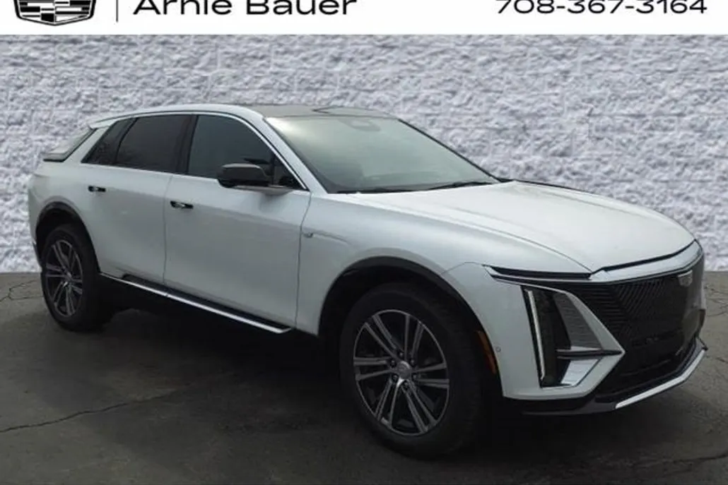2025 Cadillac Lyriq Luxury photo 1