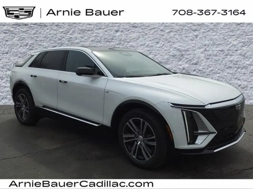 2025 Cadillac Lyriq Luxury photo 1