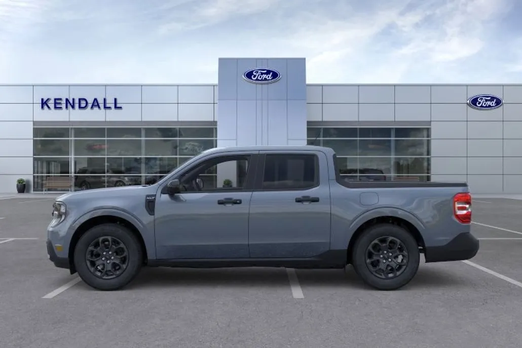 2025 Ford Maverick XLT photo 1