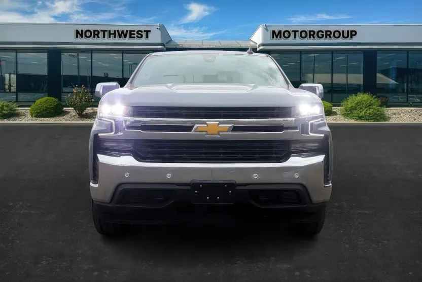 2021 Chevrolet Silverado 1500 LT photo 1