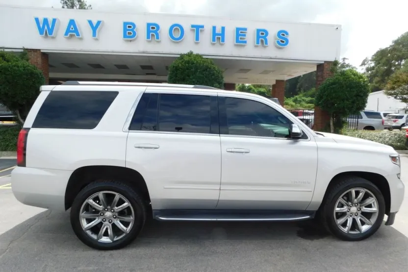 2018 Chevrolet Tahoe Premier photo 1