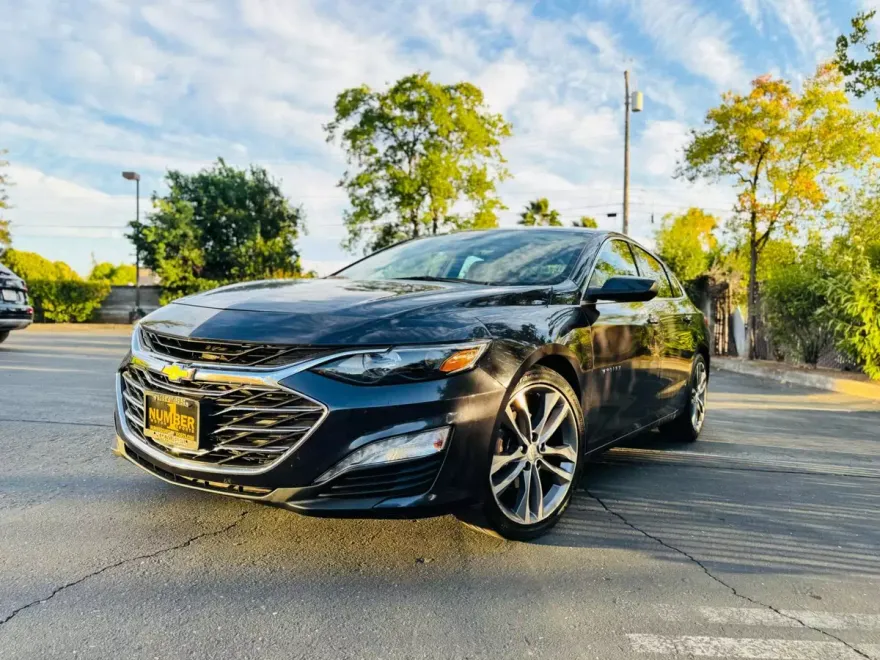 2023 Chevrolet Malibu 1LT photo 1