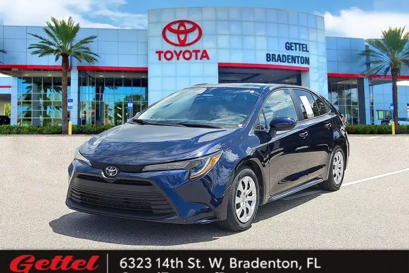 2024 Toyota Corolla LE photo 1