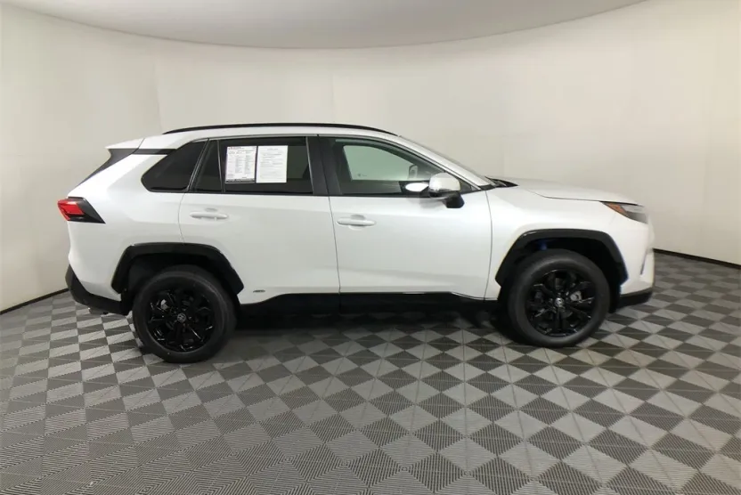 2023 Toyota RAV4 Hybrid SE photo 1