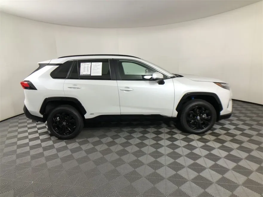2023 Toyota RAV4 Hybrid SE photo 1