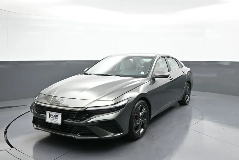 2024 Hyundai Elantra Limited photo 1