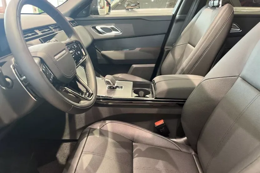 2025 Land Rover Range Rover Velar SE photo 1