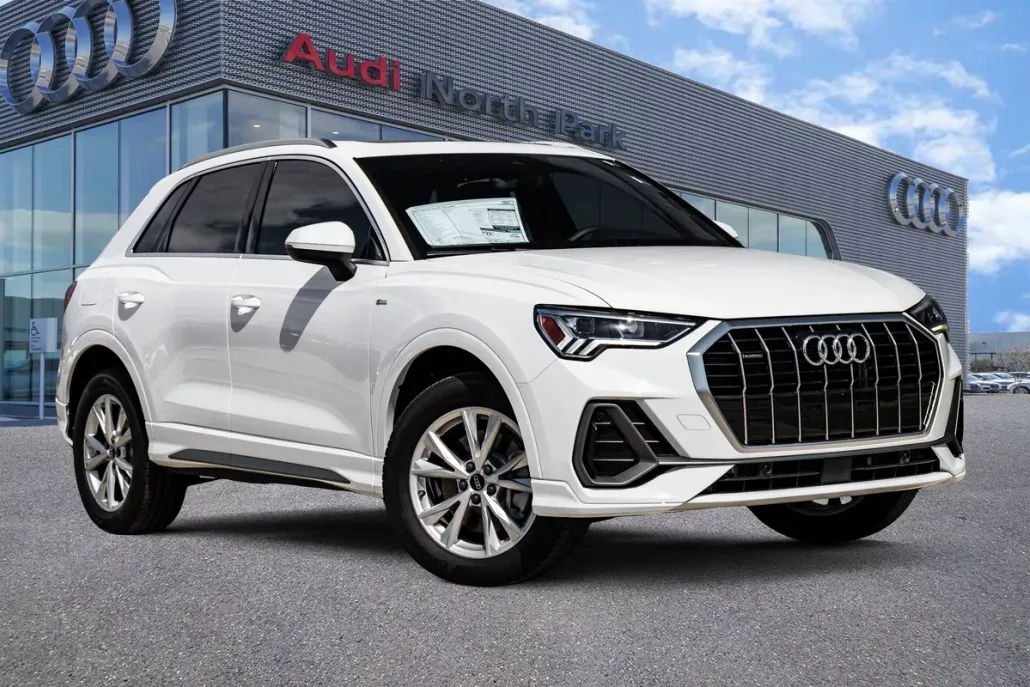 2025 Audi Q3 45 TFSI S line Premium photo 1