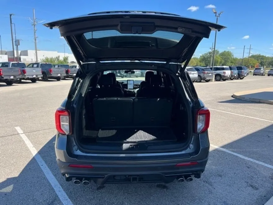 2020 Ford Explorer ST photo 1