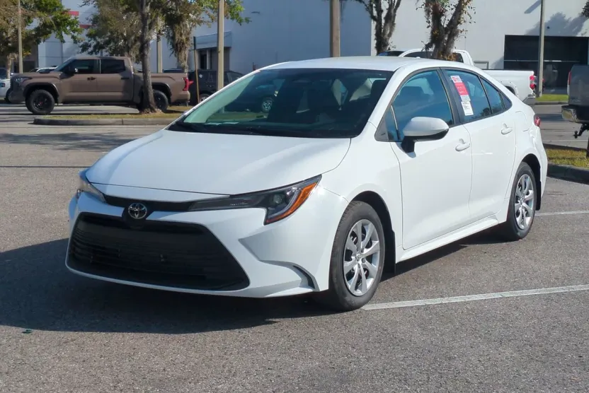 2026 Toyota Corolla LE photo 1