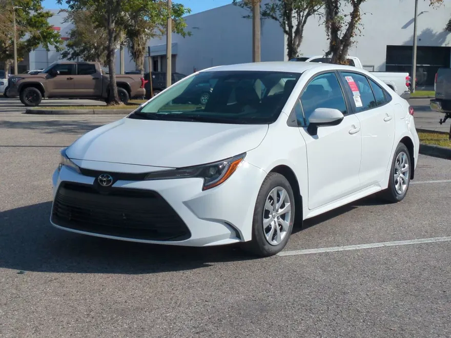 2026 Toyota Corolla LE photo 1