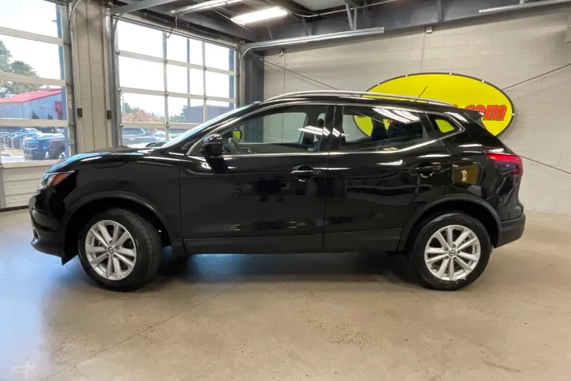 2019 Nissan Rogue Sport SV photo 1