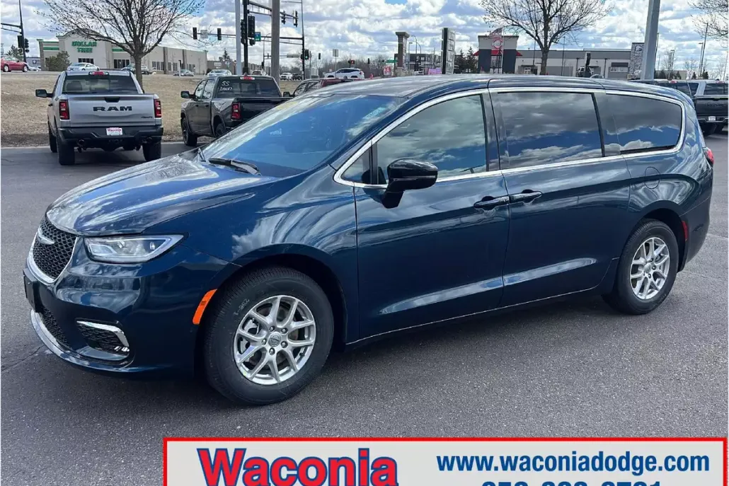2025 Chrysler Pacifica photo 1