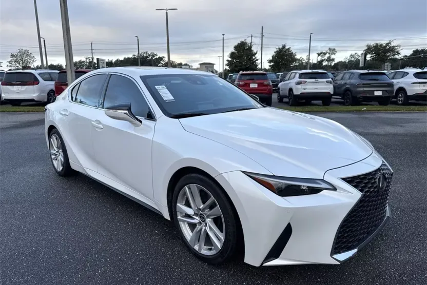 2024 Lexus IS 300 photo 1