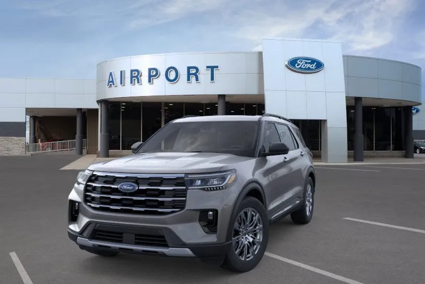 2025 Ford Explorer photo 1
