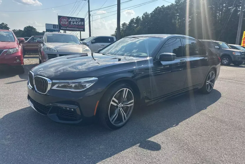 2019 Bmw 750i Sedan photo 1