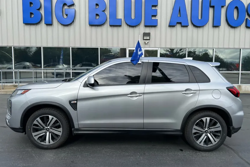 2021 Mitsubishi Outlander Sport ES photo 1