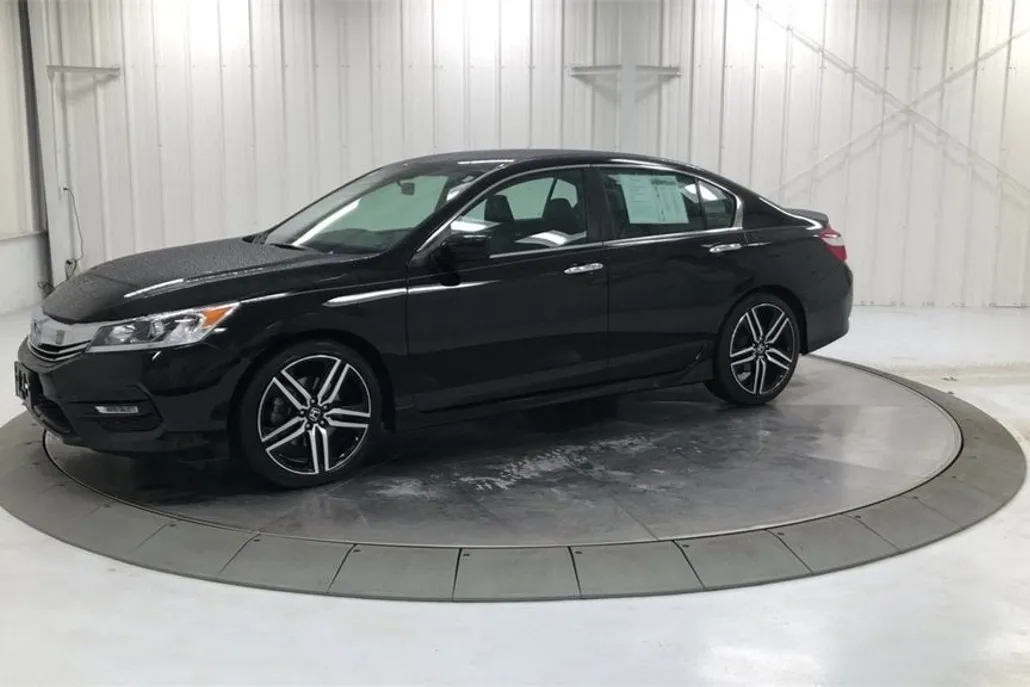 2017 Honda Accord Sport SE photo 1