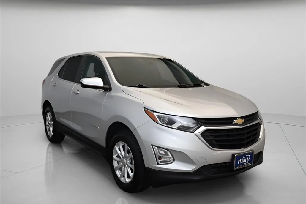 2021 Chevrolet Equinox LT photo 1