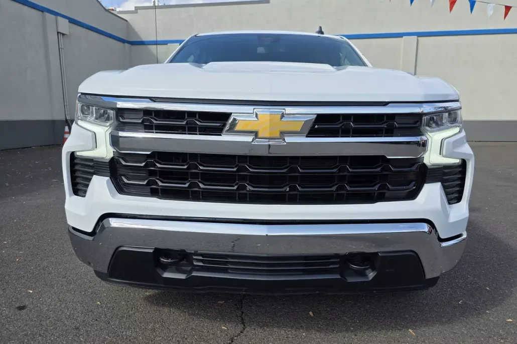 2025 Chevrolet Silverado 1500 LT photo 1