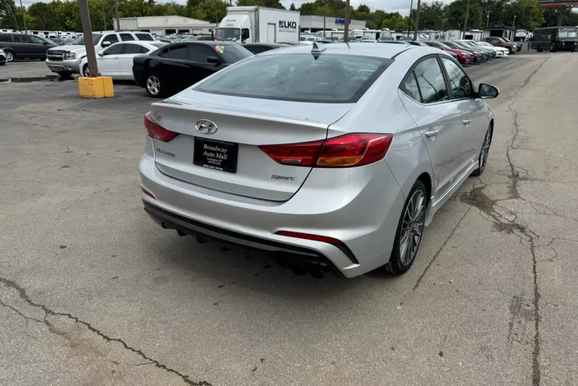 2018 Hyundai Elantra Sport photo 1