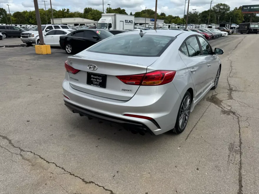 2018 Hyundai Elantra Sport photo 1