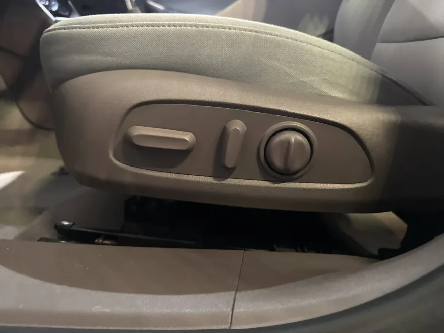 2023 Chevrolet Malibu 1LT photo 1
