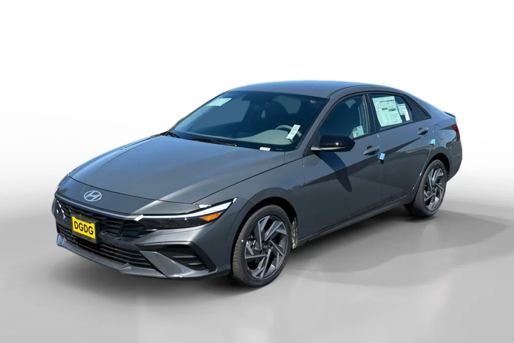 2025 Hyundai Elantra SEL Sport photo 1