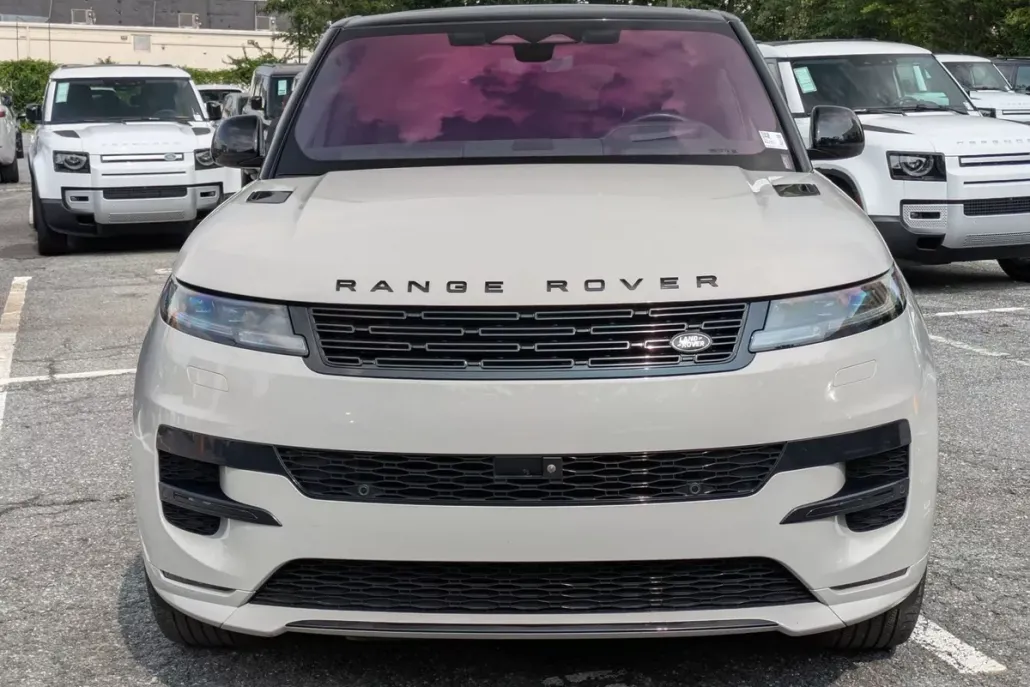 2023 Land Rover Range Rover Sport SE photo 1