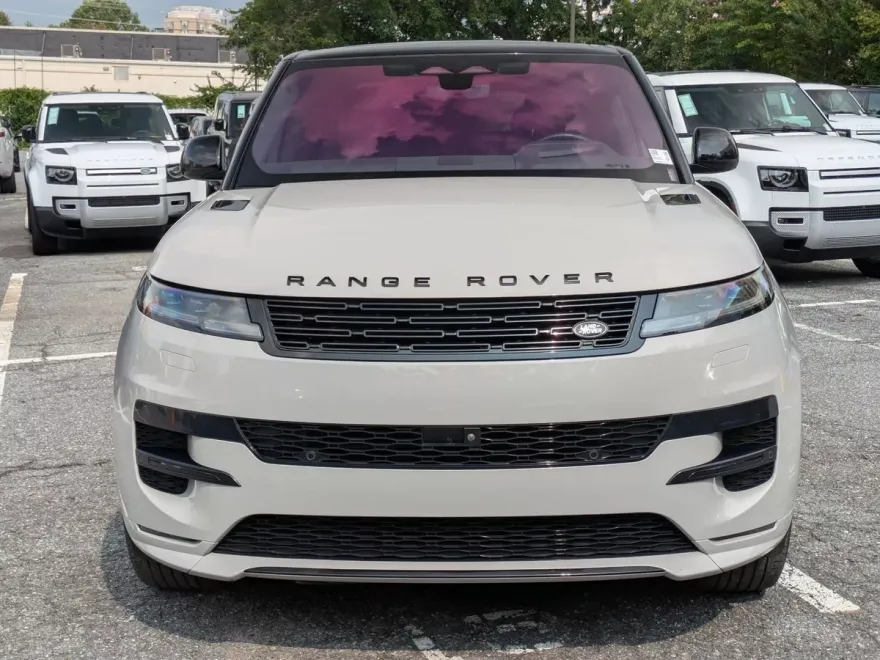 2023 Land Rover Range Rover Sport SE photo 1