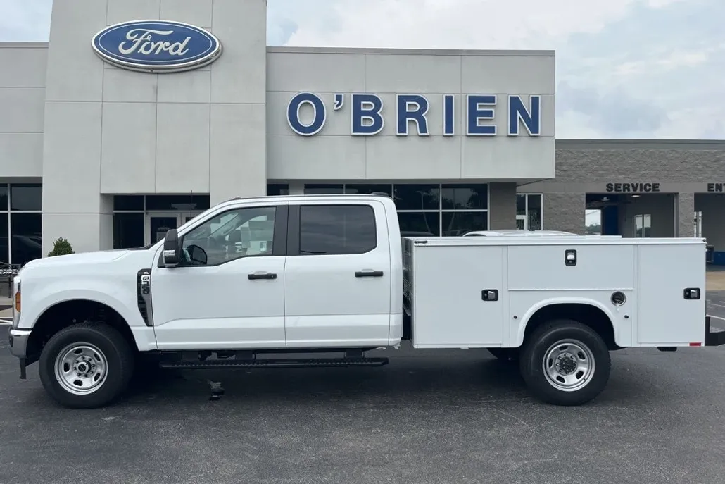 2025 Ford F-350 photo 1