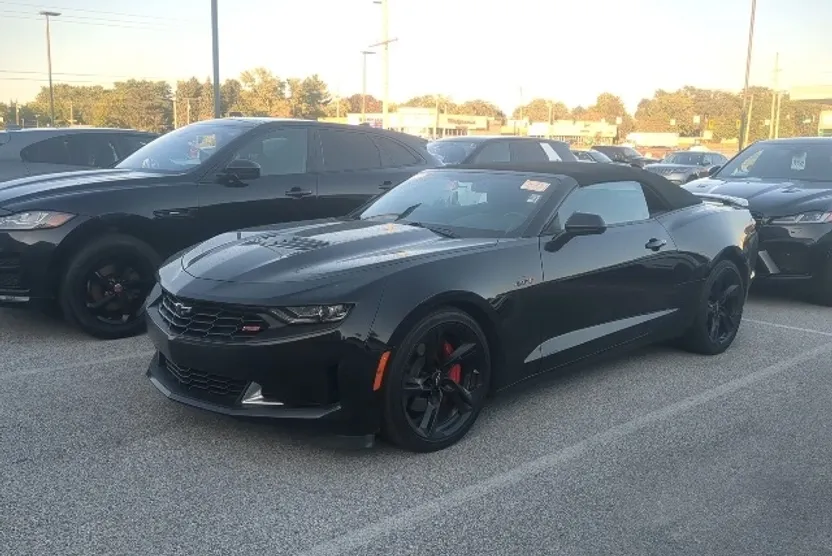 2022 Chevrolet Camaro LT1 photo 1