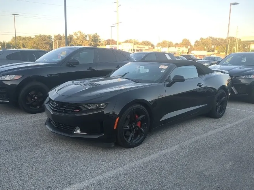 2022 Chevrolet Camaro LT1 photo 1