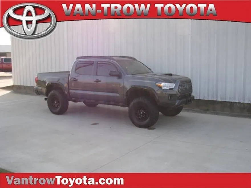 2022 Toyota Tacoma SR5 Double Cab photo 1