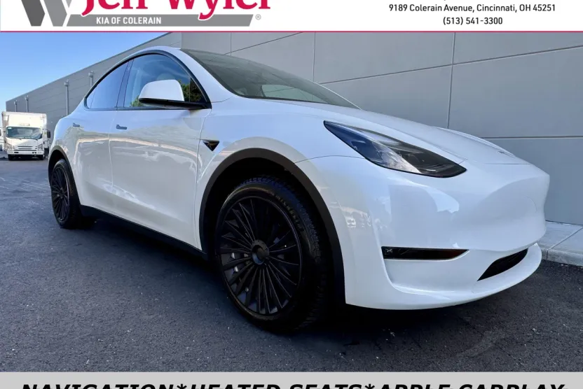 2023 Tesla Model Y Long Range photo 1