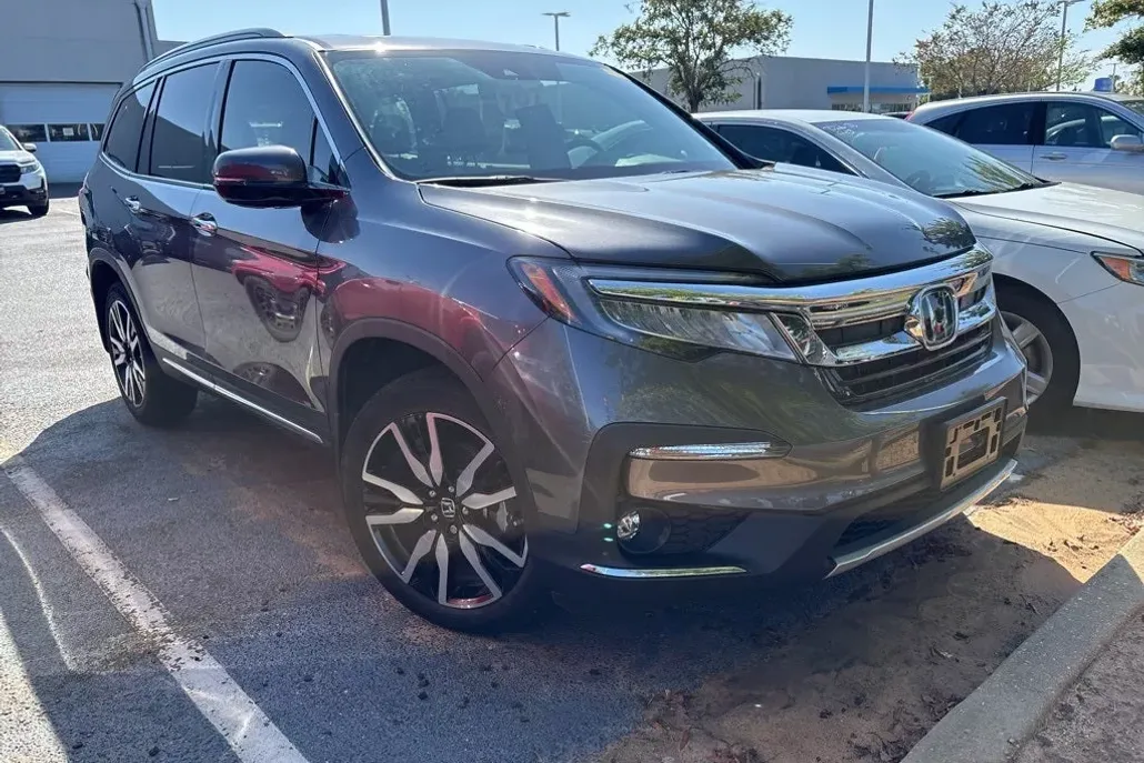 2021 Honda Pilot Touring photo 1