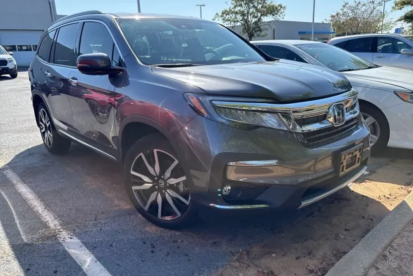 2021 Honda Pilot Touring photo 1