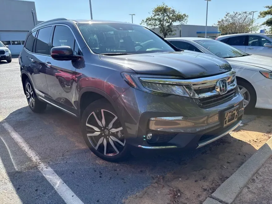 2021 Honda Pilot Touring photo 1