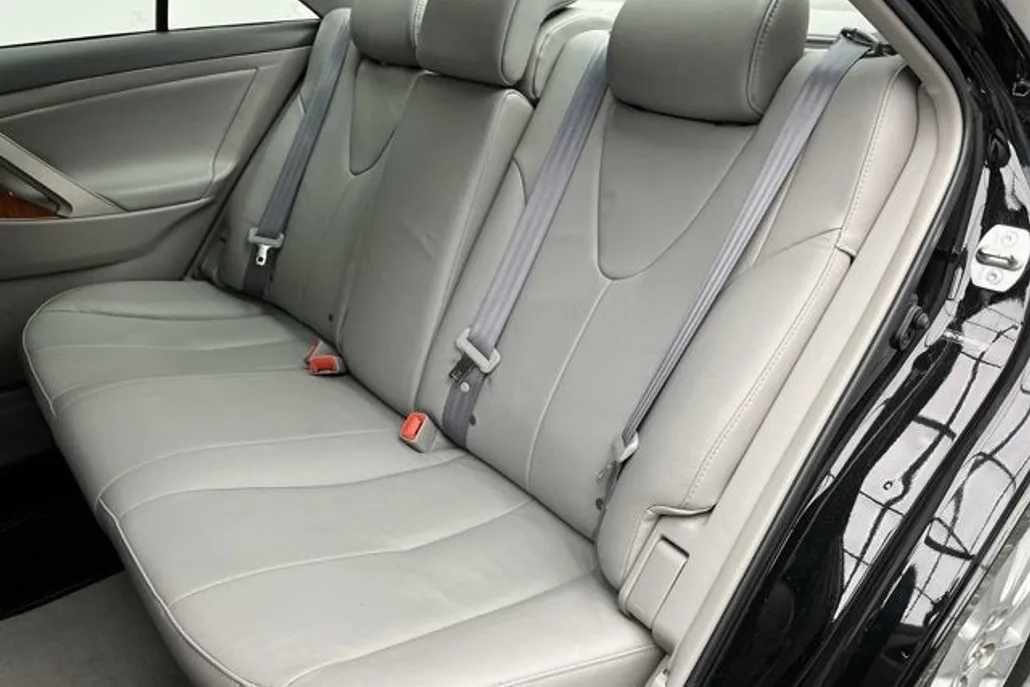 2008 Toyota Camry LE photo 1