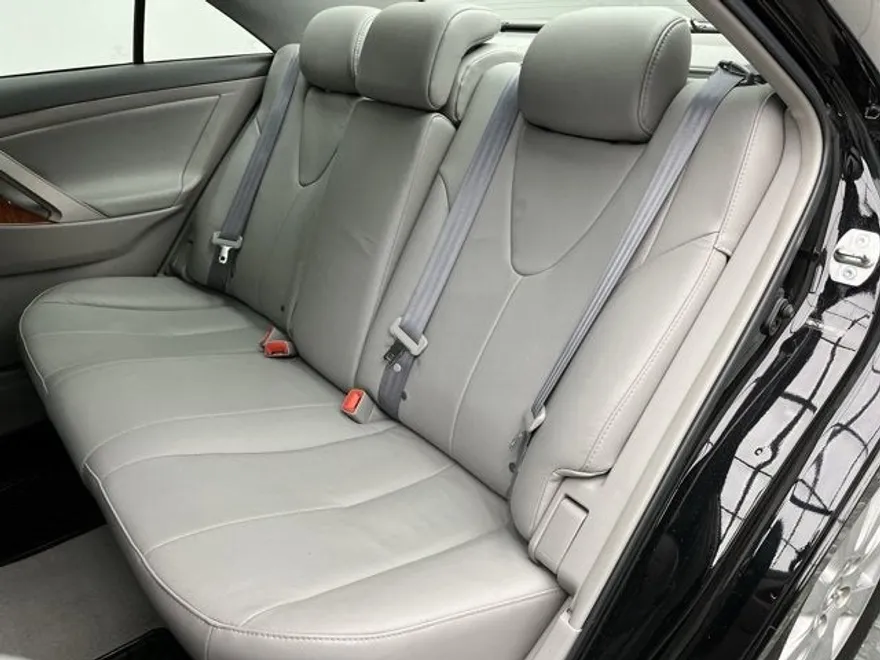 2008 Toyota Camry LE photo 1