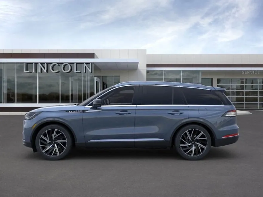 2025 Lincoln Aviator Reserve photo 2