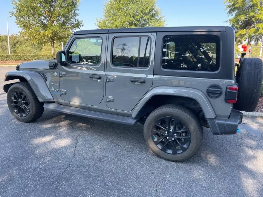 2022 Jeep Wrangler Unlimited 4xe Sahara photo 1