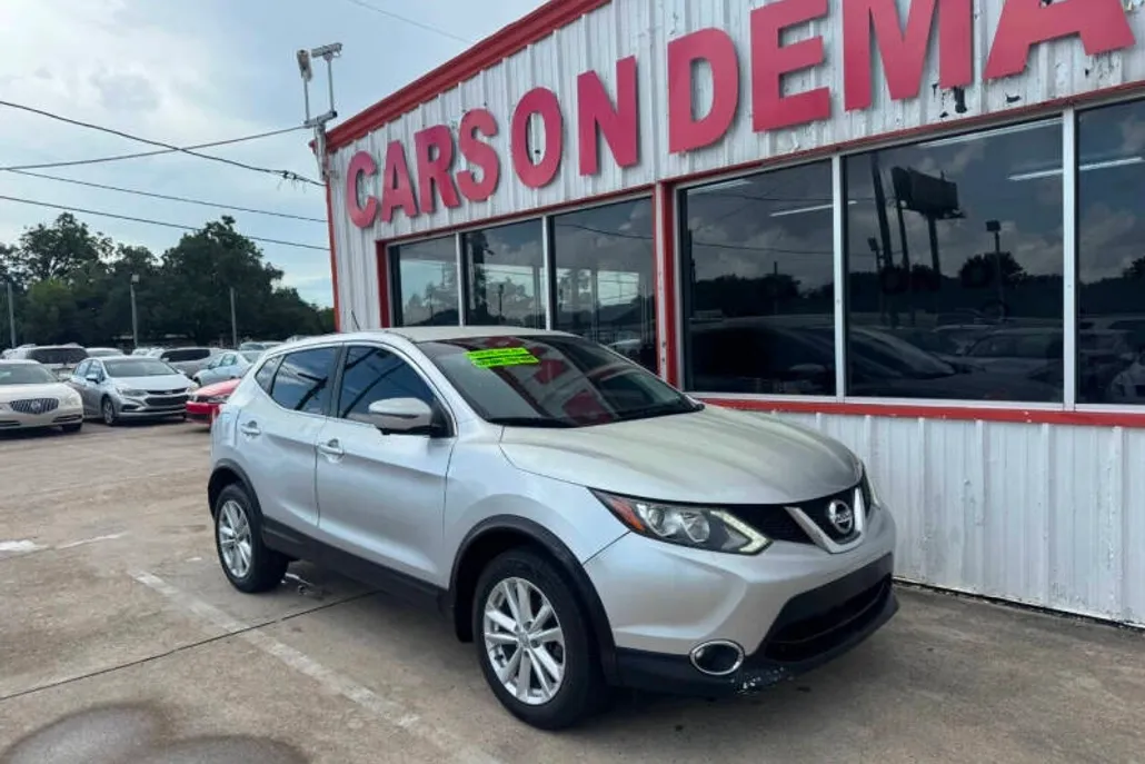2018 Nissan Rogue Sport S photo 1