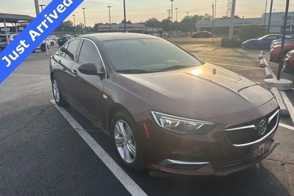 2018 Buick Regal Sportback Preferred photo 1