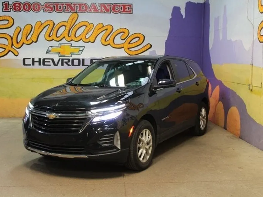 2023 Chevrolet Equinox LT photo 1