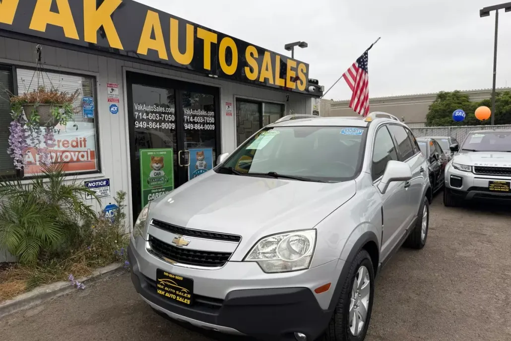 2012 Chevrolet Captiva LS Sport photo 1