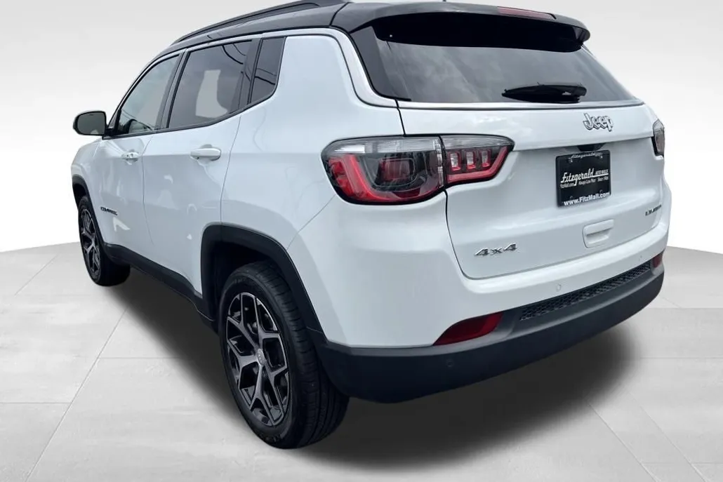2024 Jeep Compass Limited photo 1