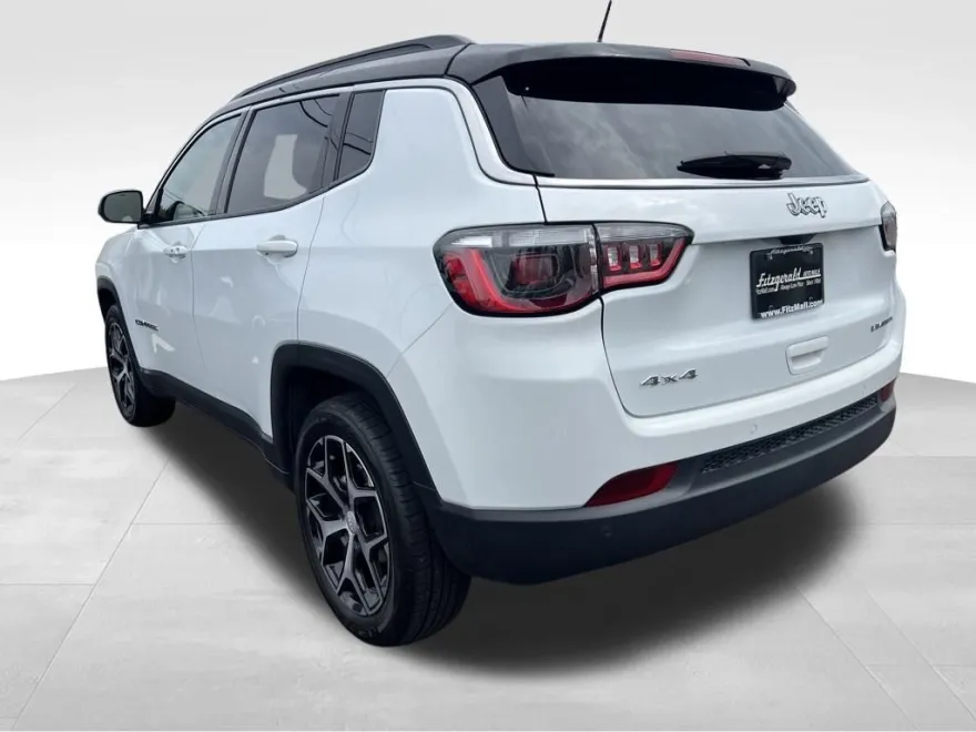 2024 Jeep Compass Limited photo 1